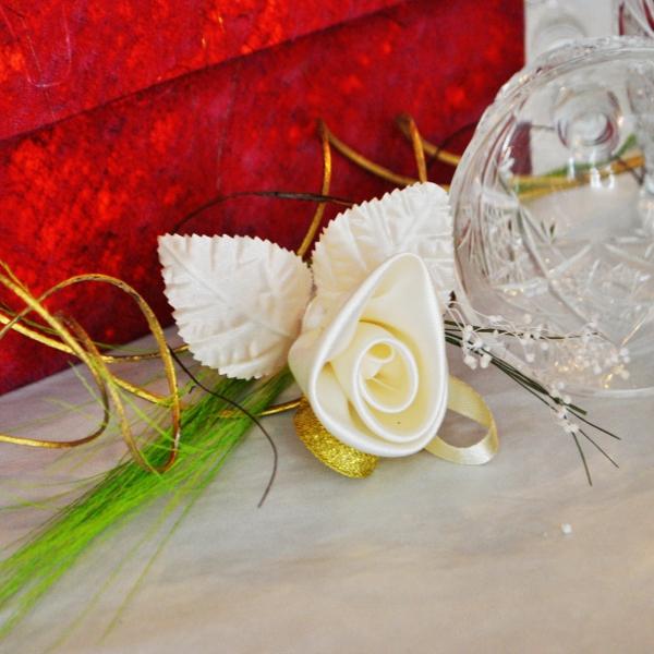 Classical wedding boutonniere