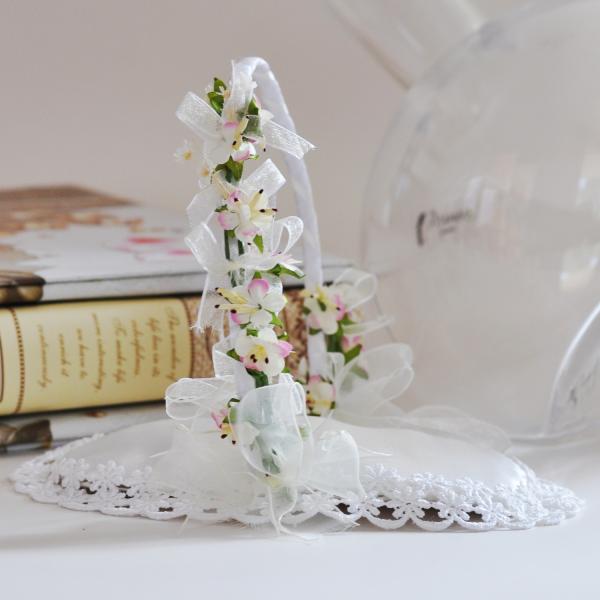 Beautiful wedding ring basket