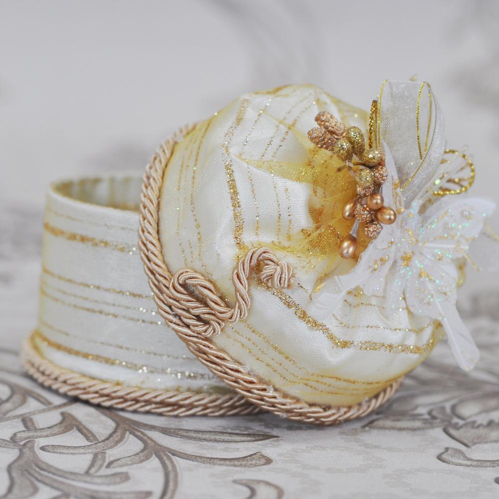 Wedding accessory set with enchanting butterflies