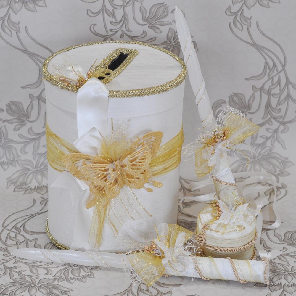 Wedding accessory set with enchanting butterflies